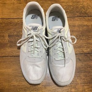 New Balance tennis shoes